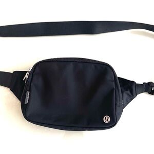Lululemon bag